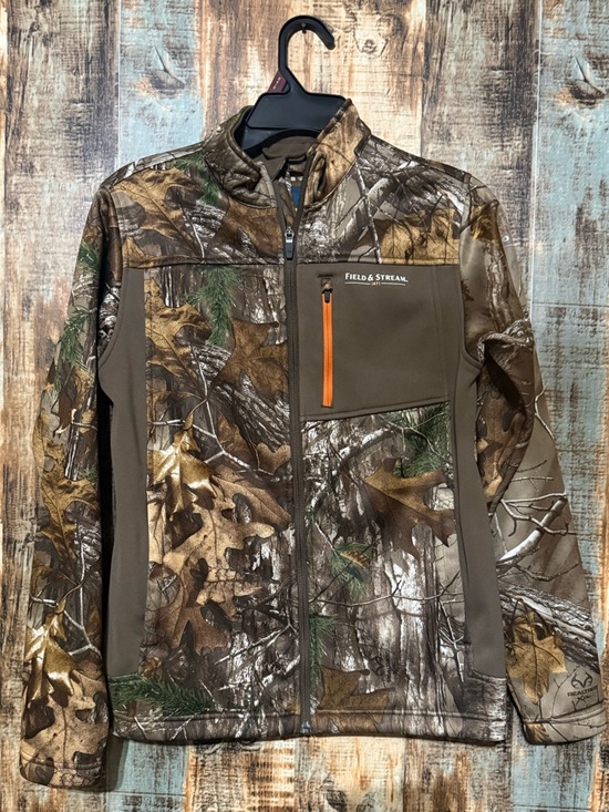 Field & Stream Other - Field & Stream Realtree Camo Softshell Jacket with Orange Zip Accents